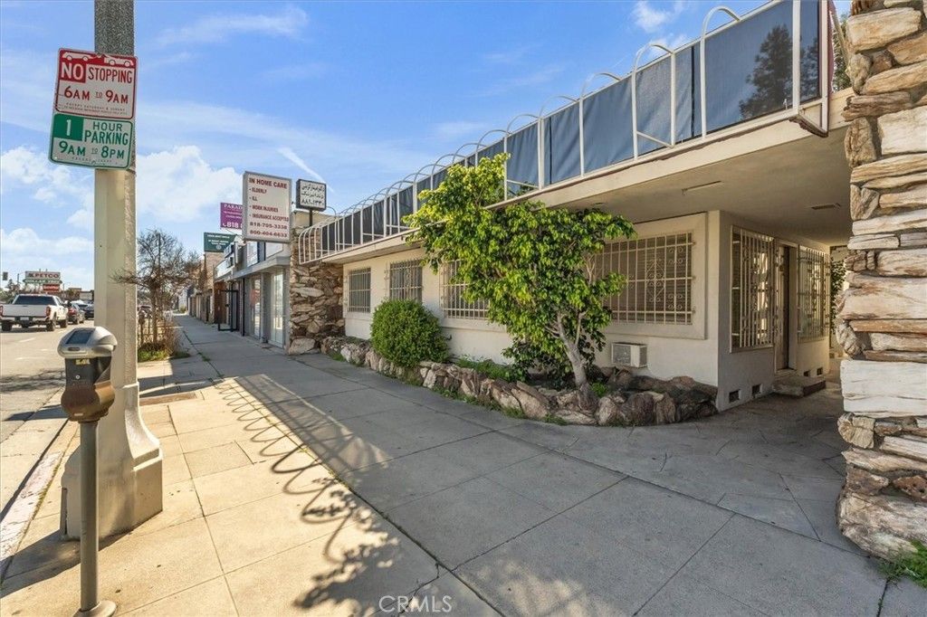 18032 Ventura, Encino