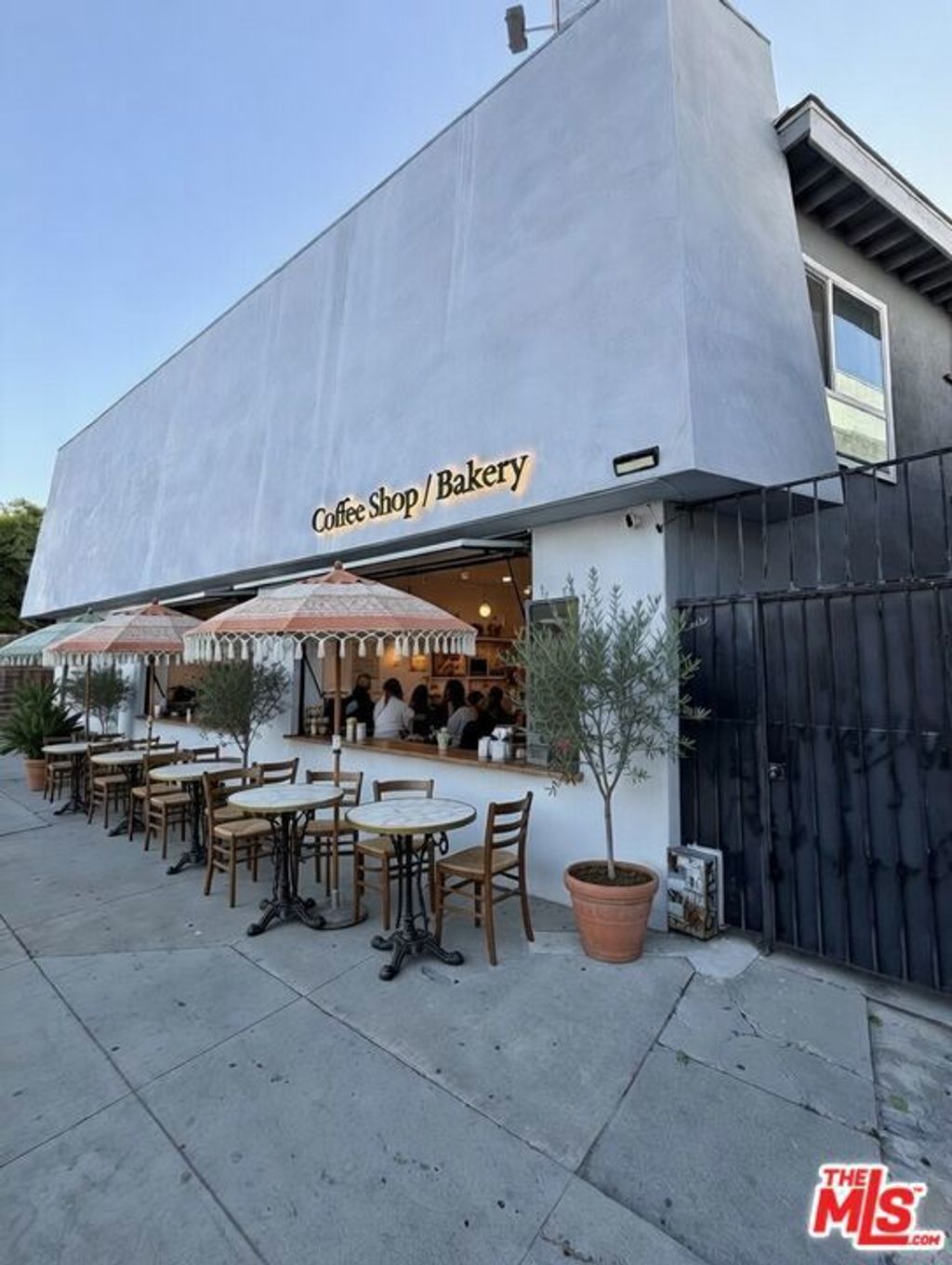 4331 Lankershim Boulevard, North Hollywood