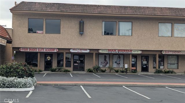 5030 Katella, Los Alamitos