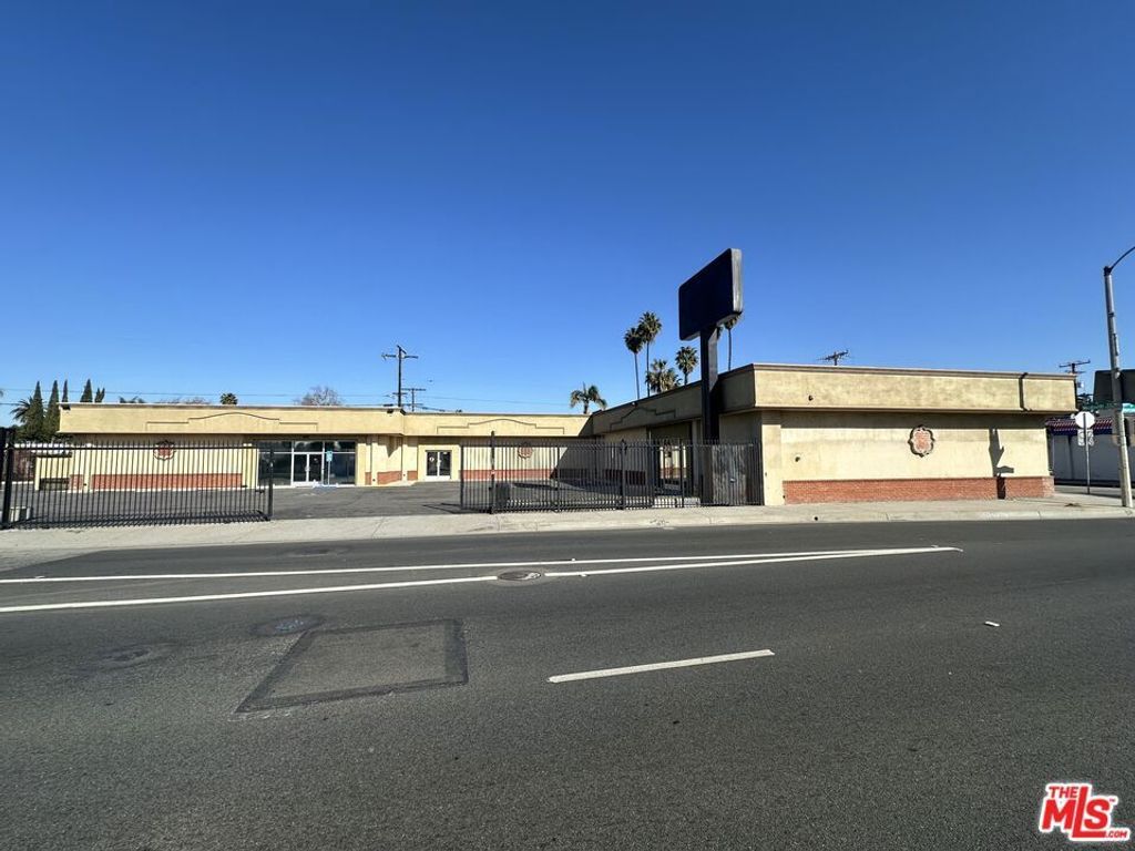 515 E Rosecrans Avenue # 515, Compton