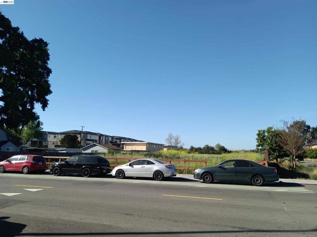 Photo of Listing #41128255