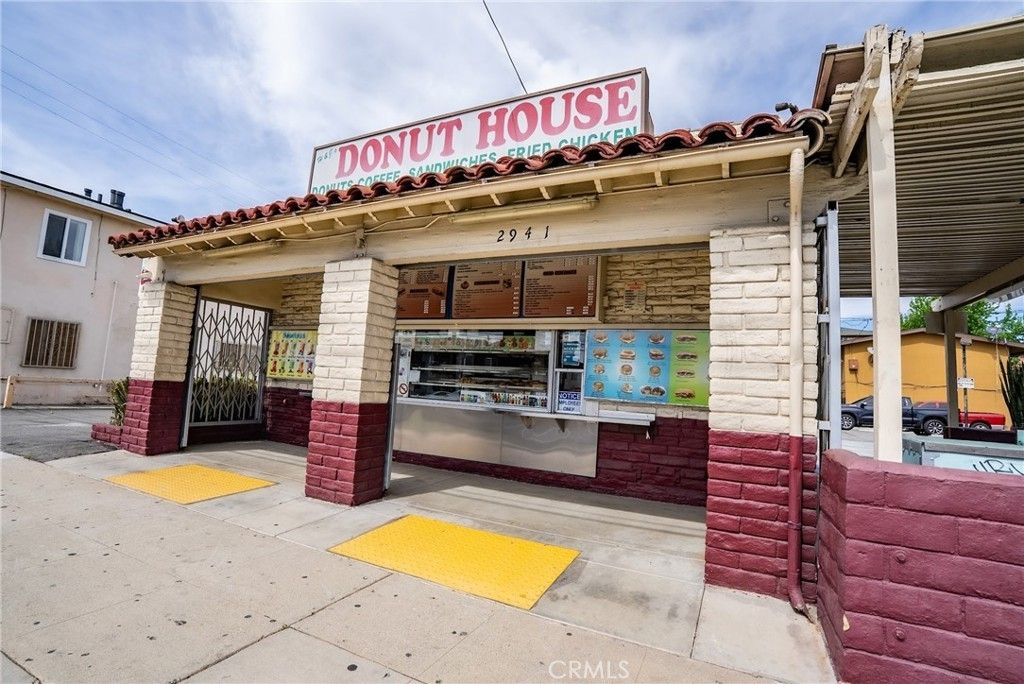 2941 E Artesia, Long Beach