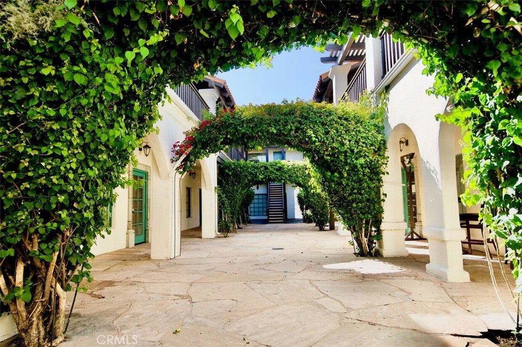 Photo of Listing #IV26063495