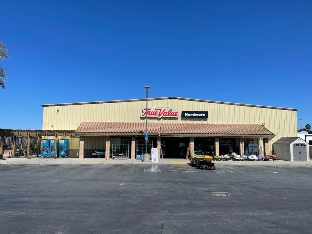 1260 Fourth Street, Hollister