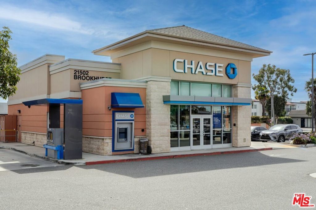 Photo of Listing #26665395