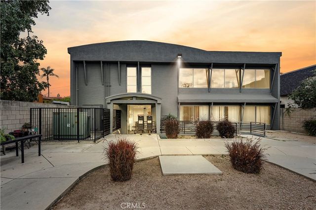 2215 N Broadway, Santa Ana