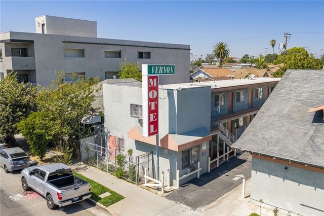 451 E Vernon, Los Angeles