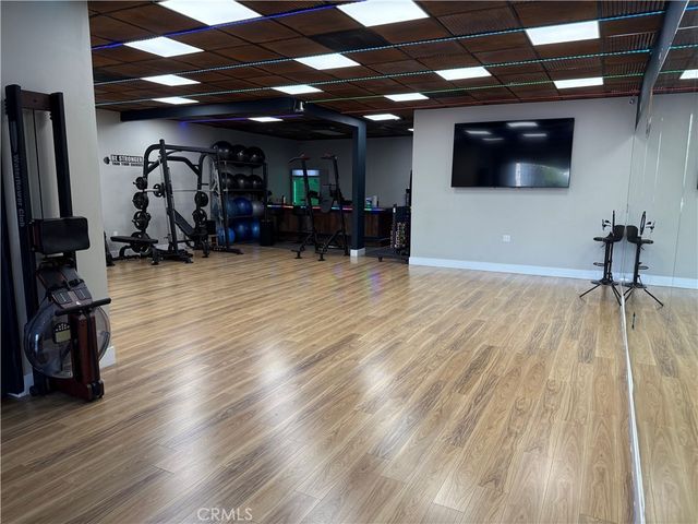 19564 S Ventura Boulevard, Tarzana
