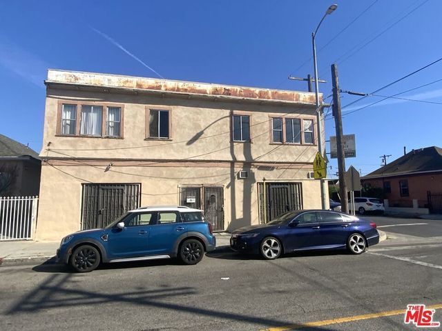 3770 Maple Avenue, Los Angeles