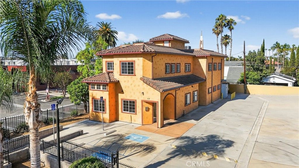 447 N Prairie Avenue, Inglewood