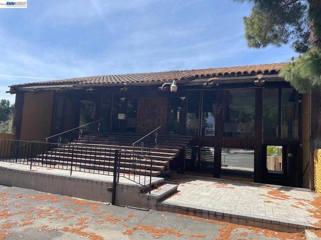 43213 Mission Blvd, Fremont