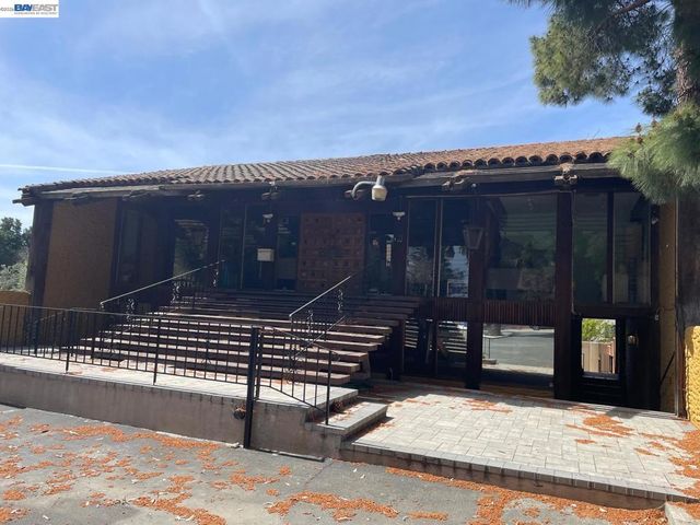 43213 Mission Blvd, Fremont