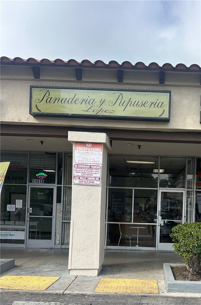11918 Foothill Blvd, Sylmar