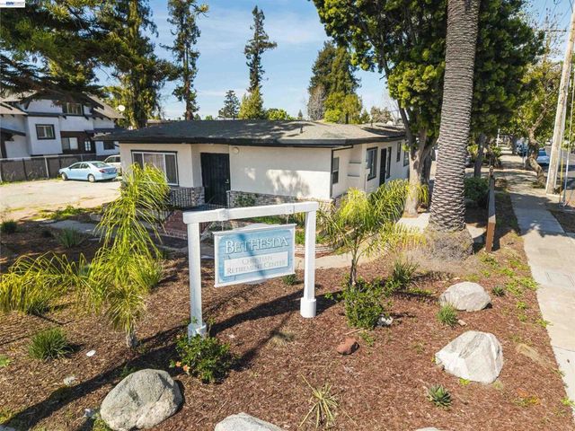 22427 Montgomery St, Hayward