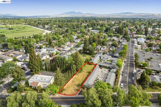 Old Bernal Ave, Pleasanton