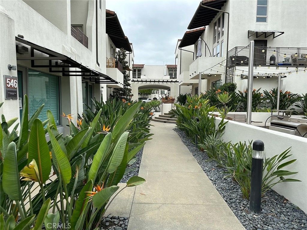 544 S Brea, Brea