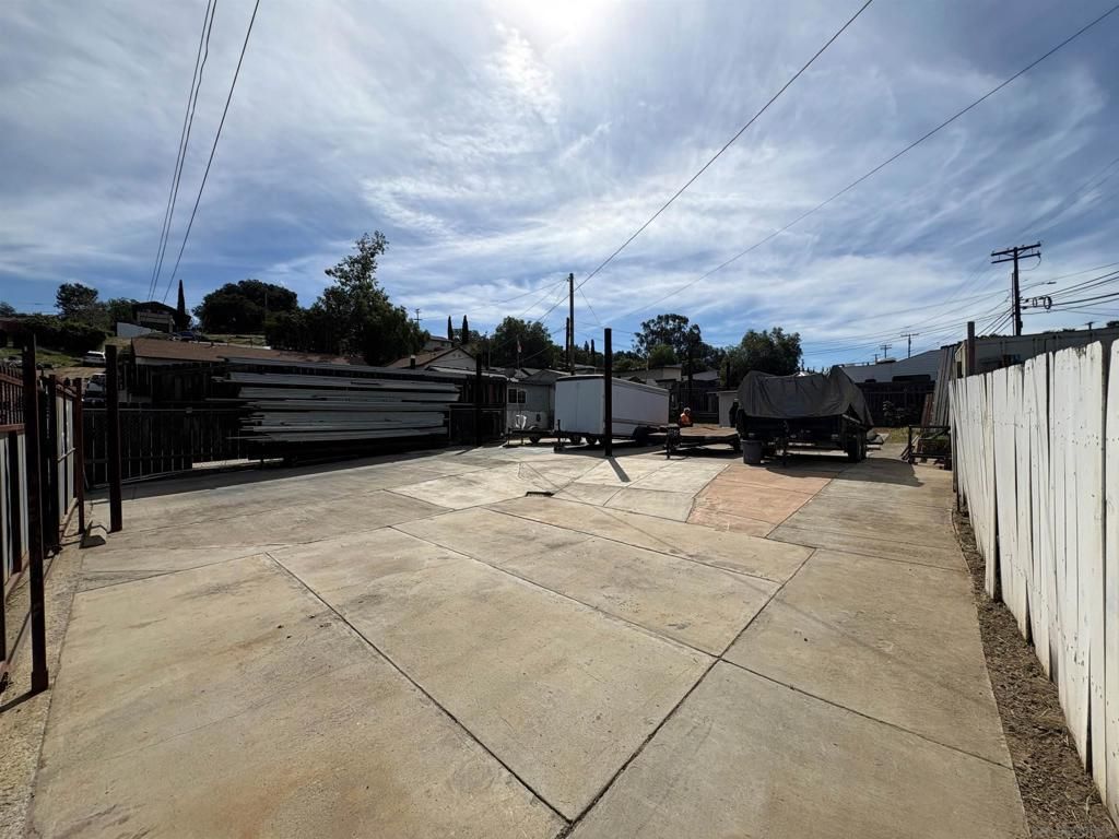 8825 Winter Gardens Boulevard, Lakeside
