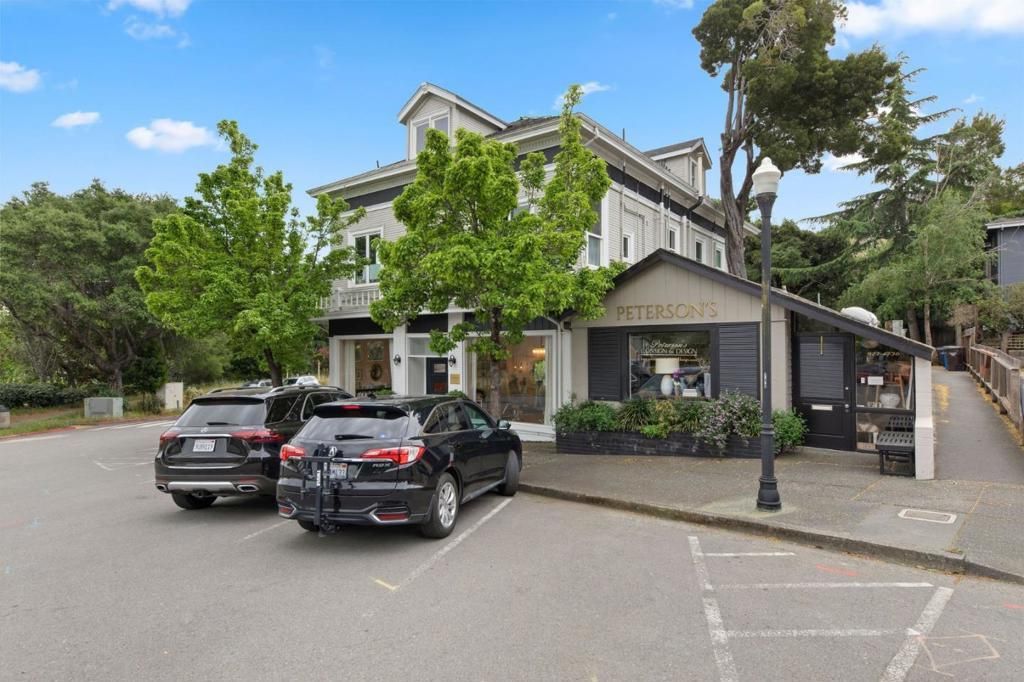 29 1st Street, Corte Madera