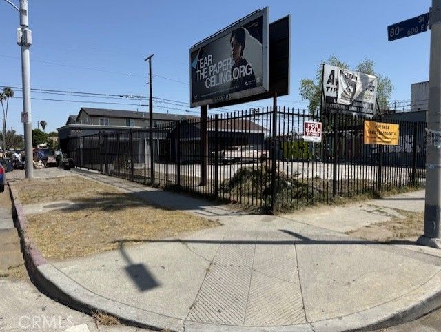 8000 Avalon, Los Angeles