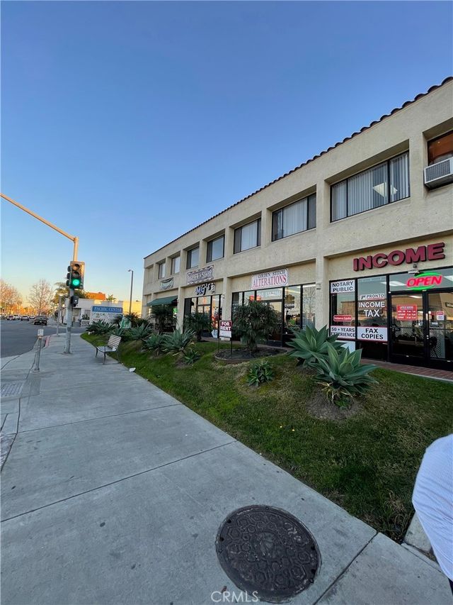 208 E Carson, Carson