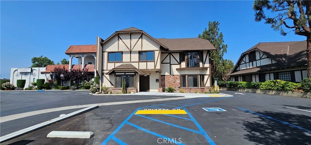 417 E Merced Avenue, West Covina