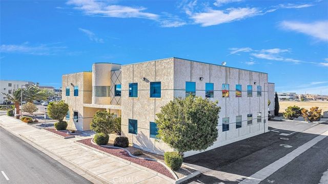 15490 Civic, Victorville