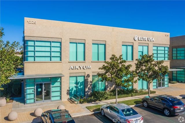 1220 Roosevelt Avenue, Irvine