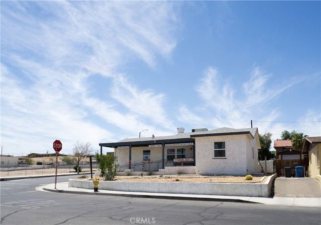 128 E Buena Vista Street, Barstow