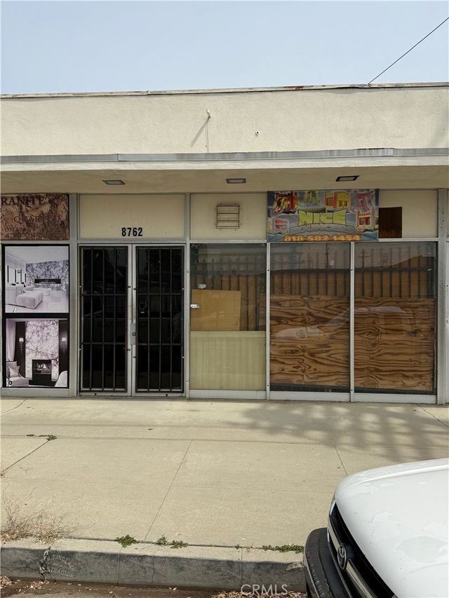 8760 Amigo, Northridge