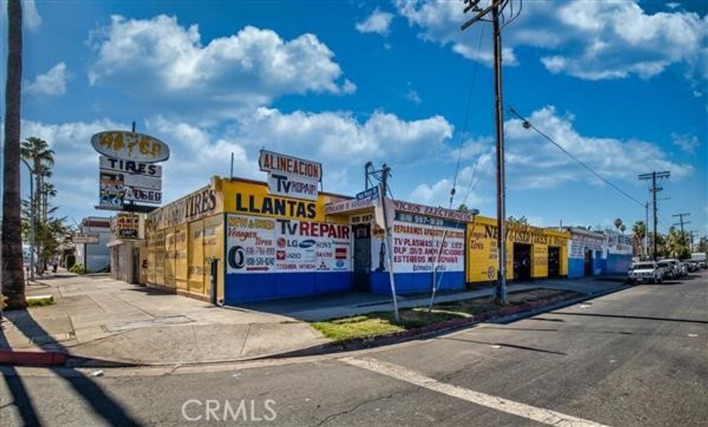 6961 Van Nuys, Van Nuys