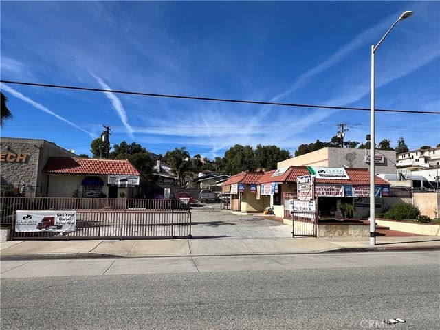 19939 Valley, Walnut