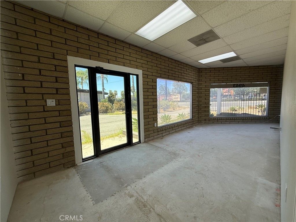 4943 La Sierra Avenue, Riverside