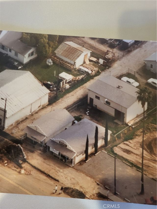 982 Center, Riverside
