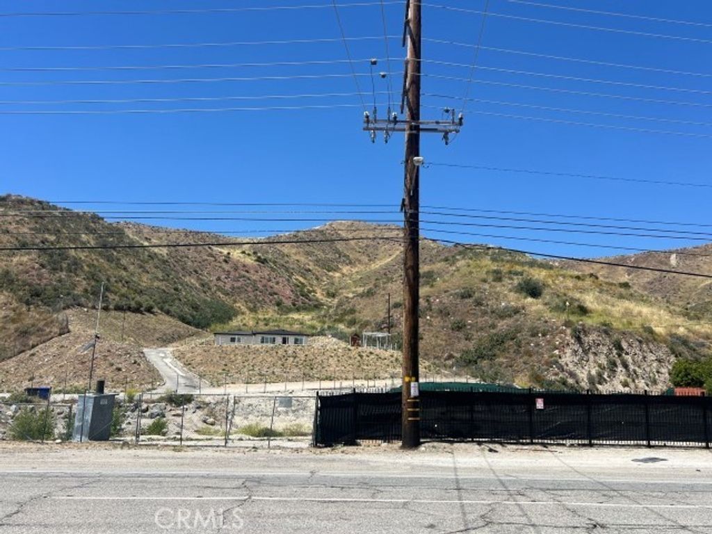 17559 Sierra Highway, Canyon Country