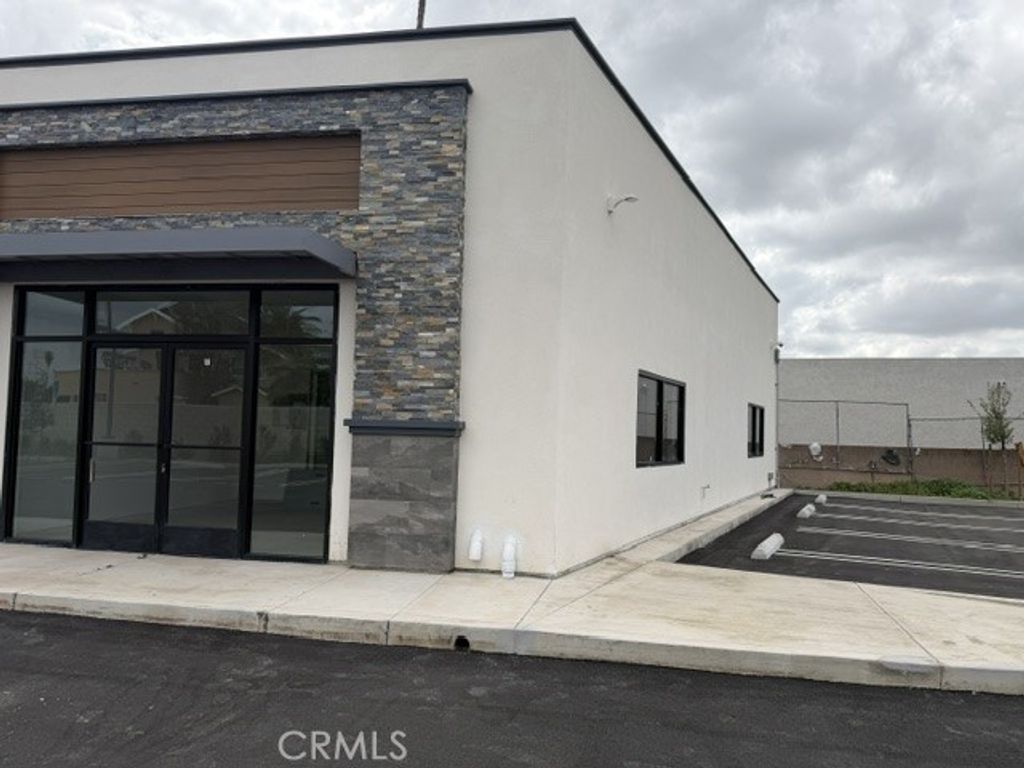 9432 Telegraph, Downey