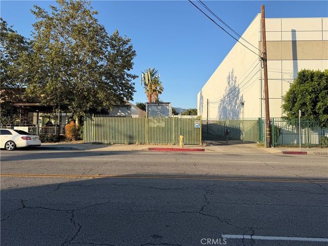 1423 Truman St, San Fernando