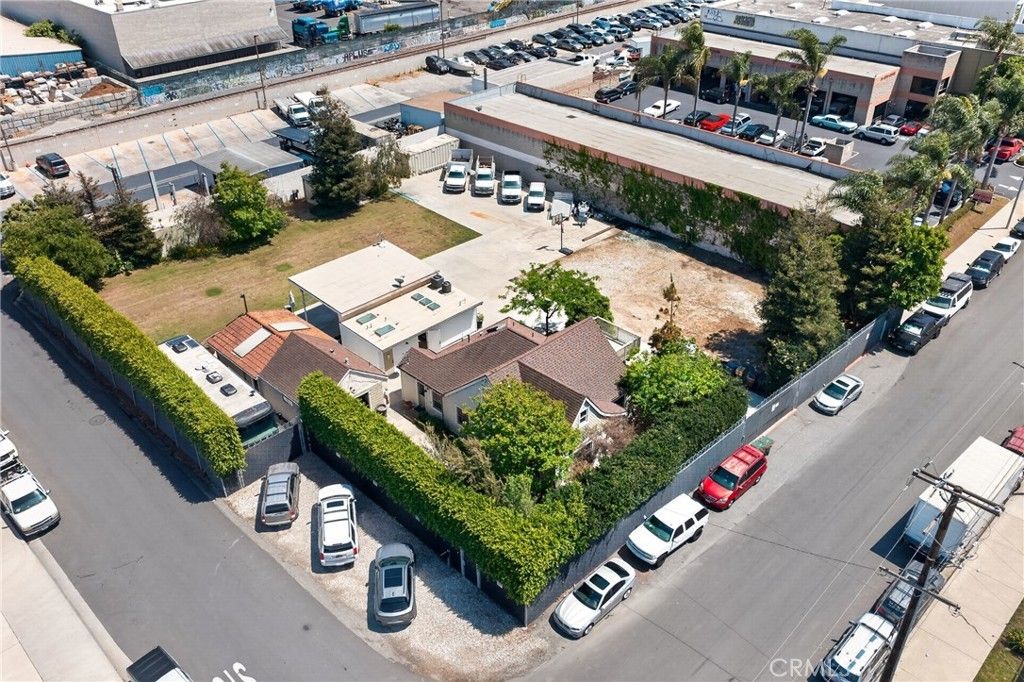 17066 Palmdale, Huntington Beach
