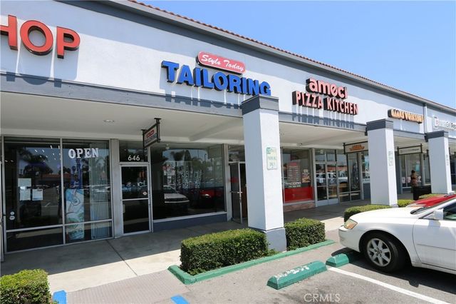 646 E 1 Street, Tustin