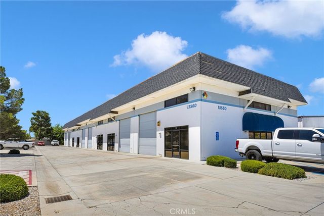 13560 Tonikan Road, Apple Valley