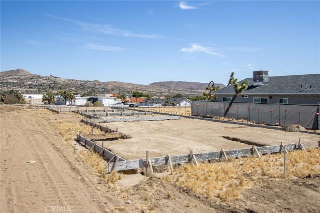 57405 Primrose, Yucca Valley
