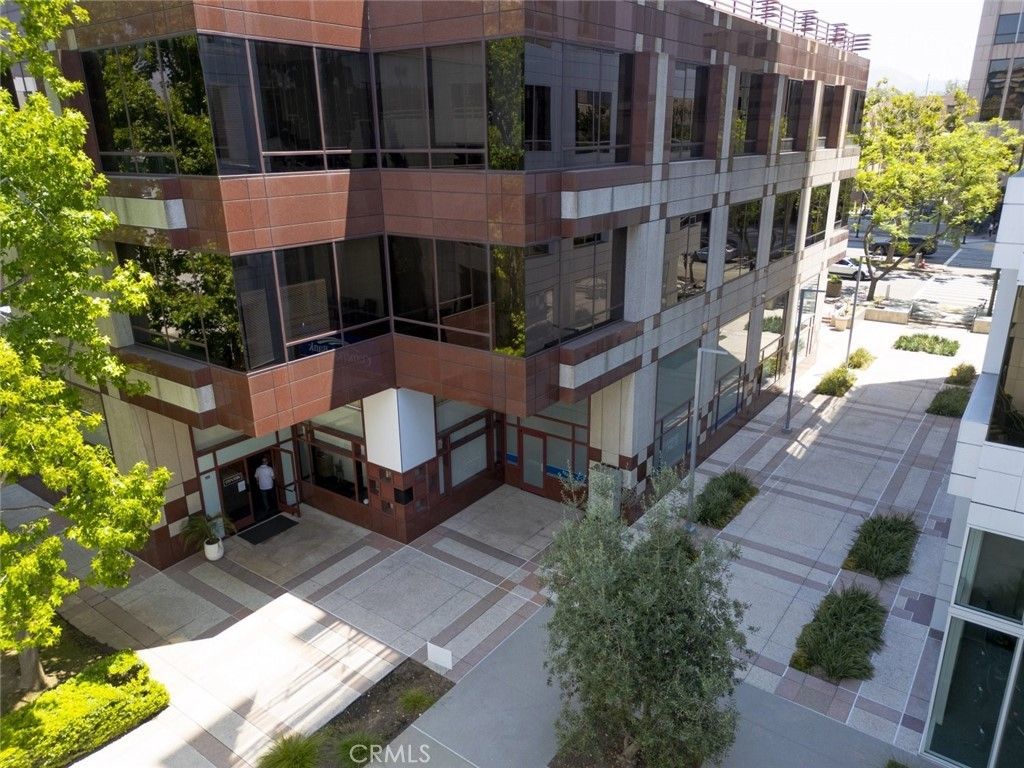 525 N Brand Boulevard, Glendale