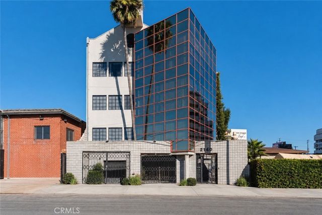 2140 Cotner Avenue, Los Angeles