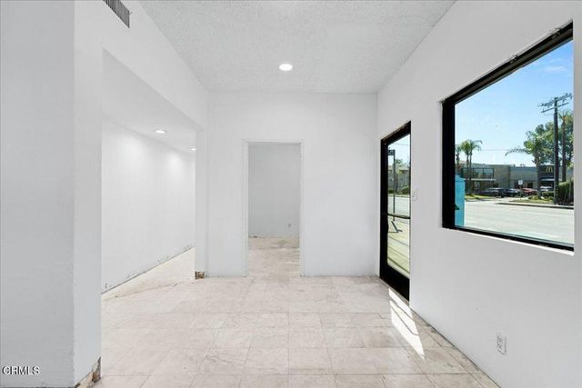 7969 Foothill Boulevard # 7969, Los Angeles