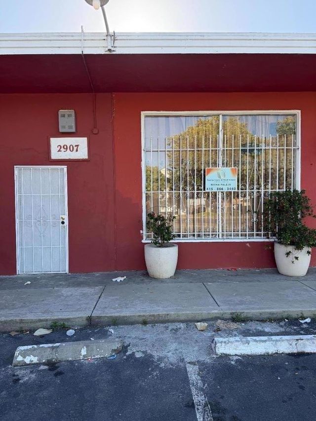 2907 Sonoma Boulevard, Vallejo