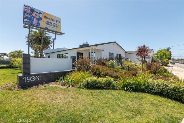 19361 Beach Blvd., Huntington Beach