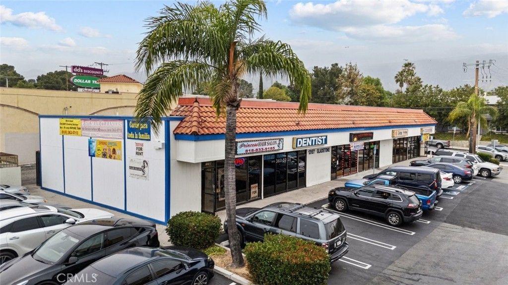 13185 Gladstone, Sylmar