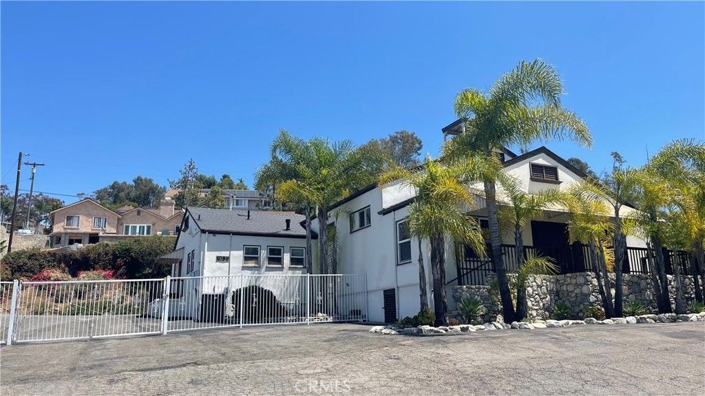1050 S Santa Fe, Vista
