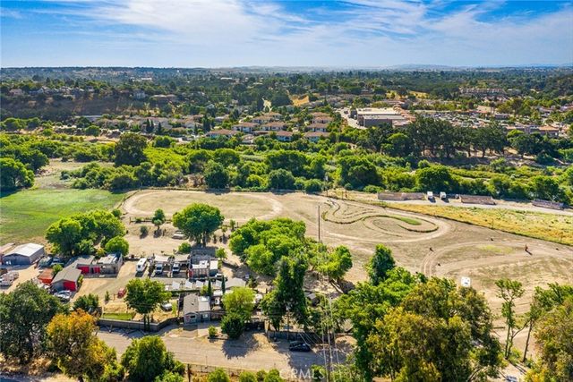 390 Paso Robles, Paso Robles