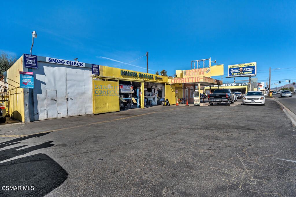 10741 San Fernando Road, Pacoima