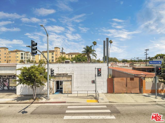 8732 S Western Avenue, Los Angeles